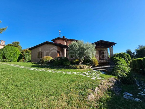 casa indipendente in vendita a San Severino Marche in zona Serripola