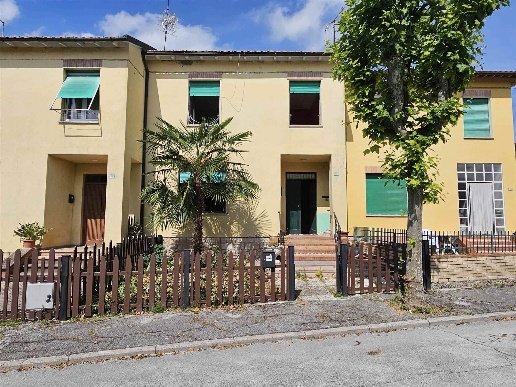 casa indipendente in vendita a San Severino Marche