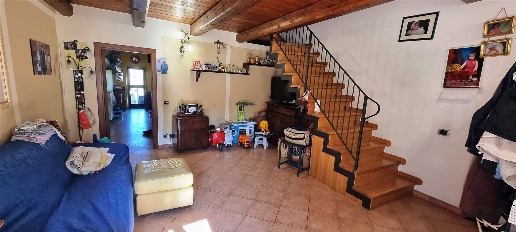 casa indipendente in vendita a San Severino Marche in zona Granali