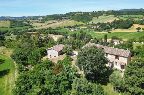 casa indipendente in vendita a San Severino Marche in zona Serralta