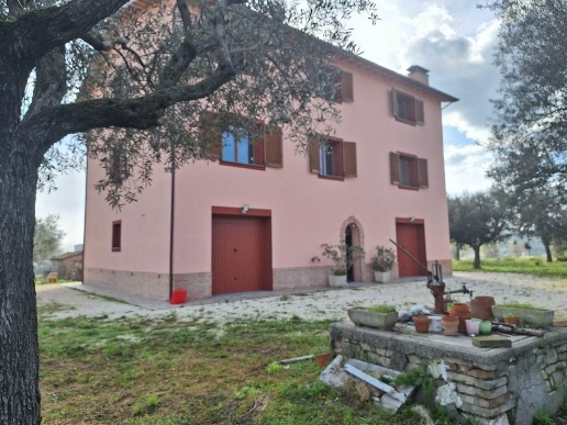 appartamento in vendita a San Severino Marche in zona Taccoli