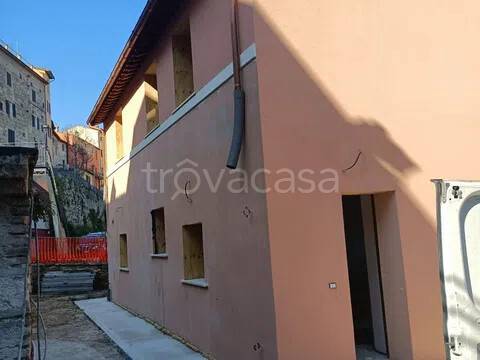 casa indipendente in vendita a San Severino Marche