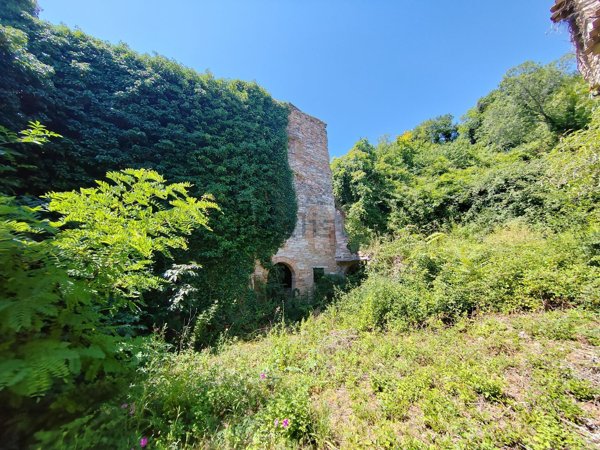 casale in vendita a San Severino Marche in zona Ugliano
