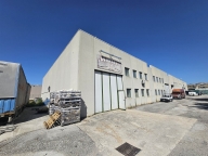 locale commerciale in vendita a San Severino Marche in zona Taccoli