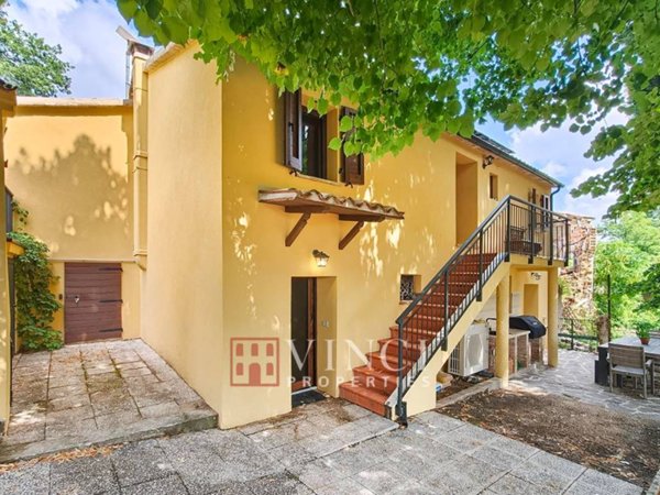 casa indipendente in vendita a San Severino Marche
