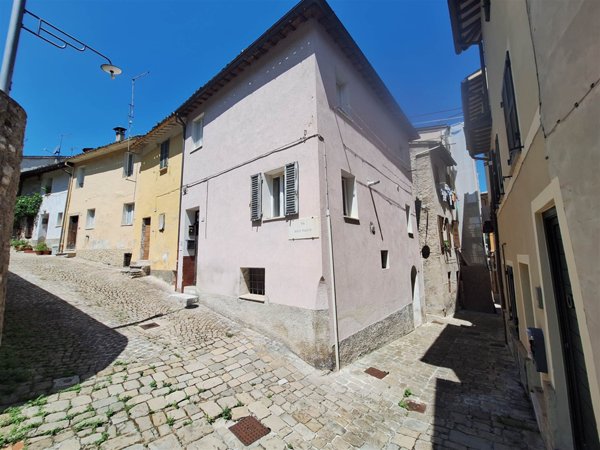 locale di sgombero in vendita a San Severino Marche
