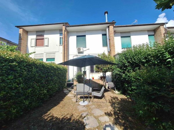 casa indipendente in vendita a San Severino Marche