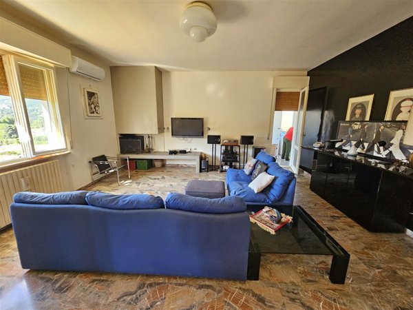 casa indipendente in vendita a San Severino Marche