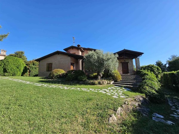 casa indipendente in vendita a San Severino Marche in zona Serripola