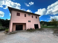 casa indipendente in vendita a San Severino Marche