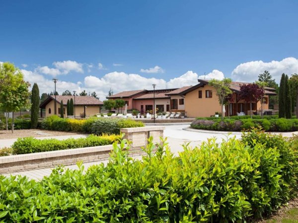 casa indipendente in vendita a San Severino Marche in zona Serripola