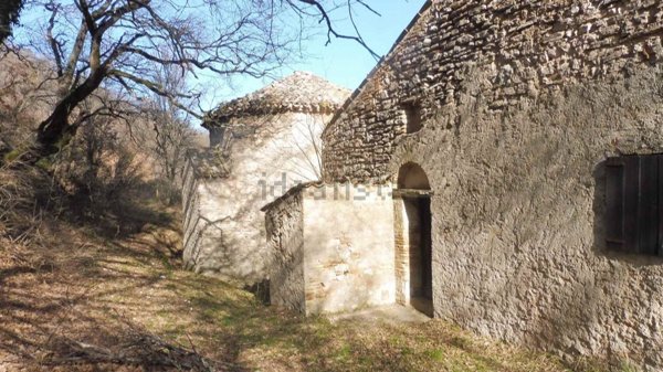 appartamento in vendita a San Severino Marche in zona Elcito