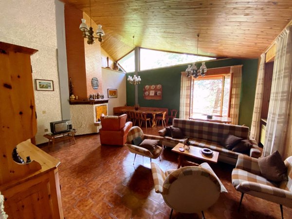 casa indipendente in vendita a San Severino Marche in zona Colleluce