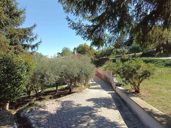 casa indipendente in vendita a San Severino Marche in zona Serripola