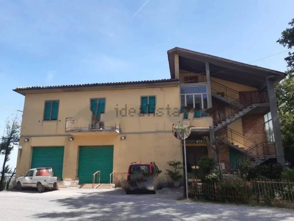 casale in vendita a San Severino Marche in zona Corsciano