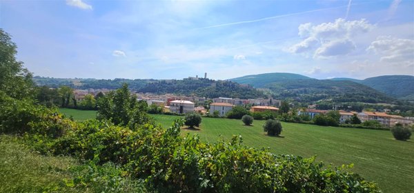 locale di sgombero in vendita a San Severino Marche