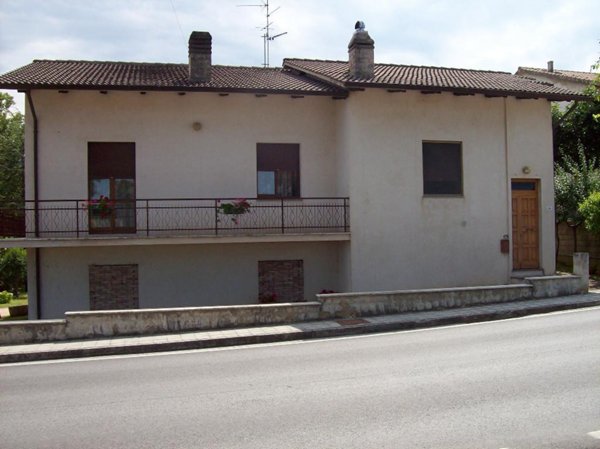 casa indipendente in vendita a Sant'Angelo in Pontano