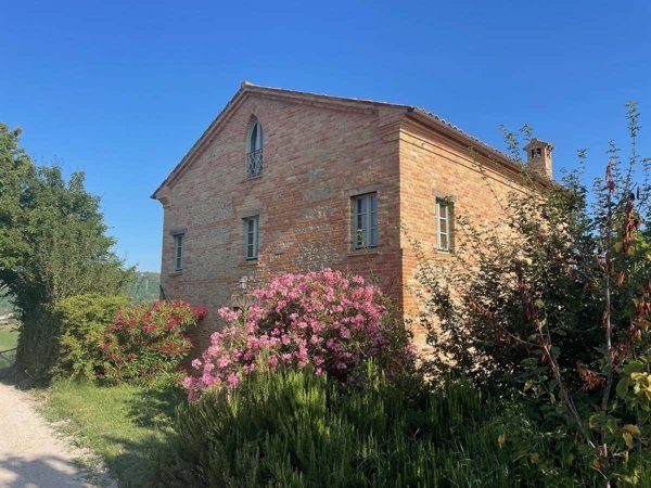 casa indipendente in vendita a Sant'Angelo in Pontano