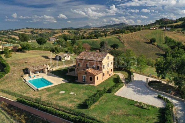 casa indipendente in vendita a Sant'Angelo in Pontano