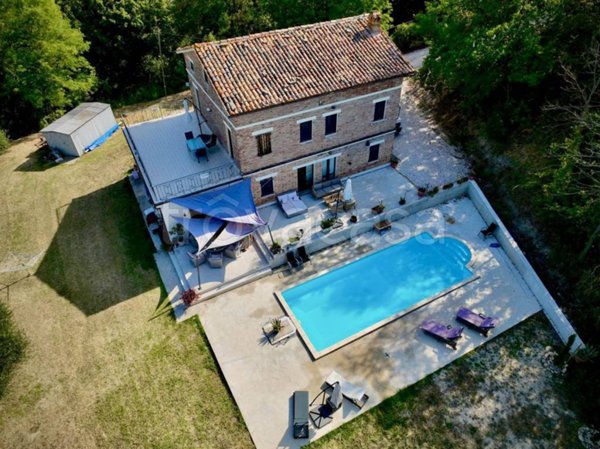 casa indipendente in vendita a Sant'Angelo in Pontano