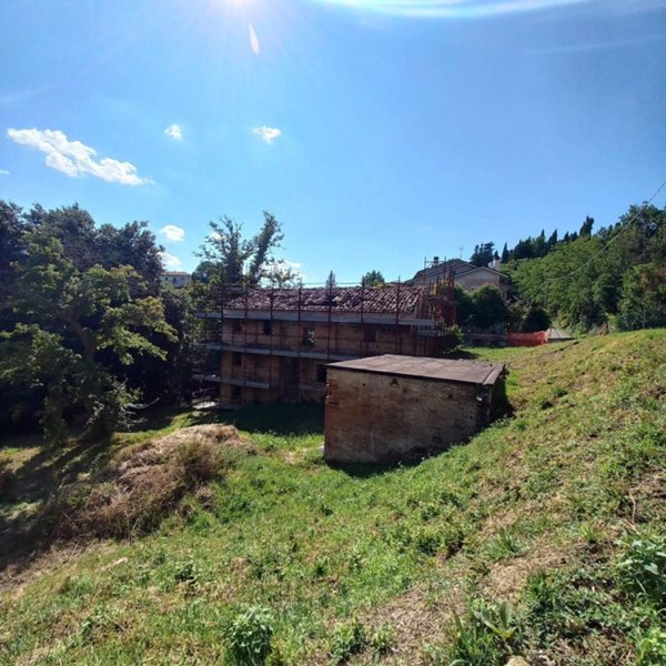 casa indipendente in vendita a Sant'Angelo in Pontano