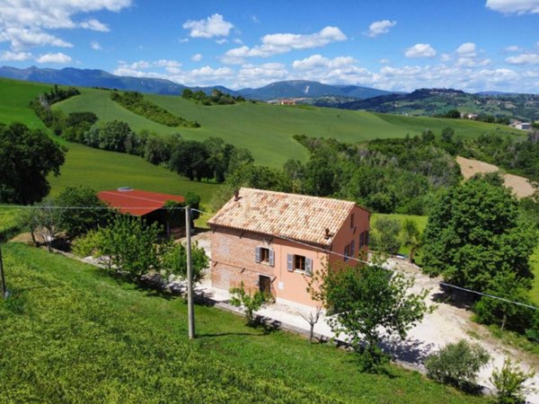 casa indipendente in vendita a Sant'Angelo in Pontano