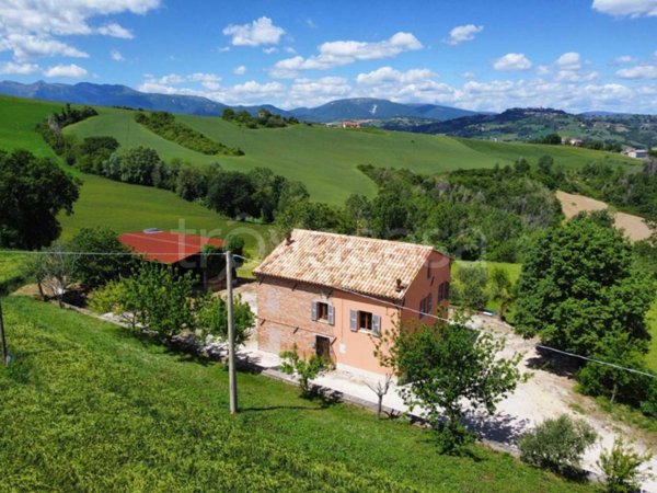 casa indipendente in vendita a Sant'Angelo in Pontano