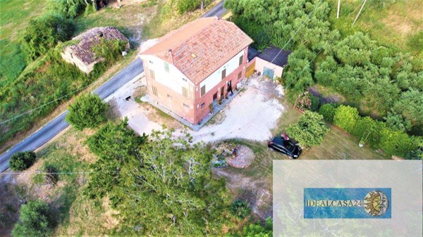 casa indipendente in vendita a Sant'Angelo in Pontano