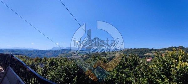appartamento in vendita a Sant'Angelo in Pontano