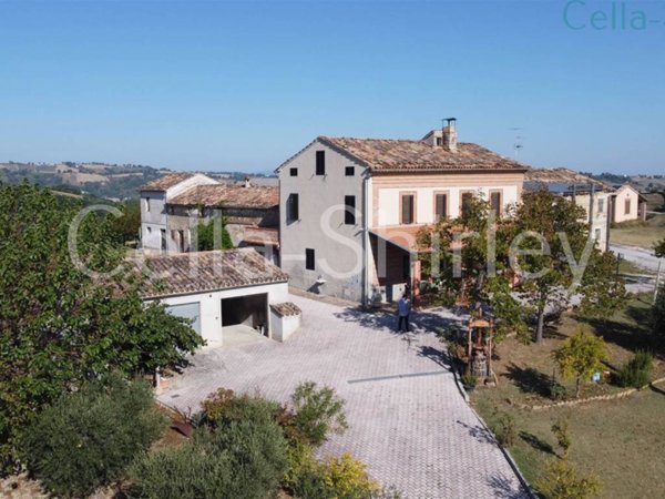 casa indipendente in vendita a Sant'Angelo in Pontano