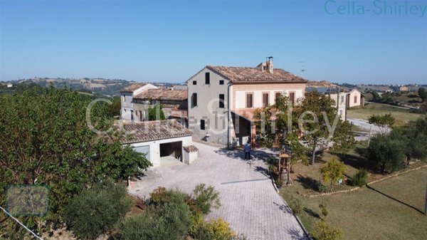casa indipendente in vendita a Sant'Angelo in Pontano