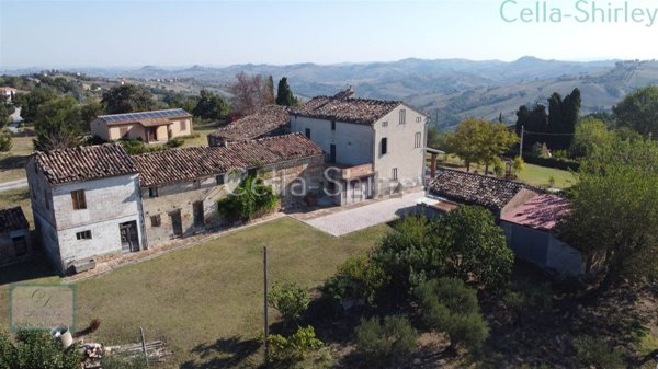appartamento in vendita a Sant'Angelo in Pontano