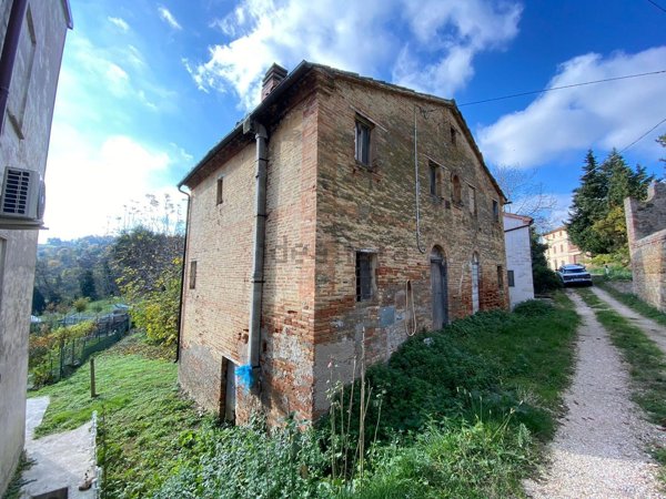 casa indipendente in vendita a Sant'Angelo in Pontano