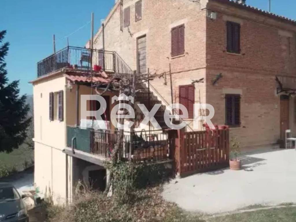 casa indipendente in vendita a Sant'Angelo in Pontano