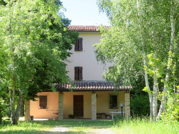 casa indipendente in vendita a Sarnano