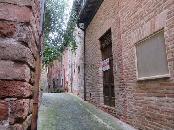 casa indipendente in vendita a Sarnano