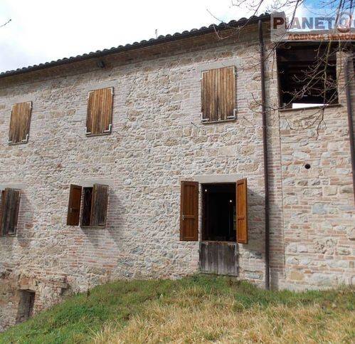 casa indipendente in vendita a Sarnano