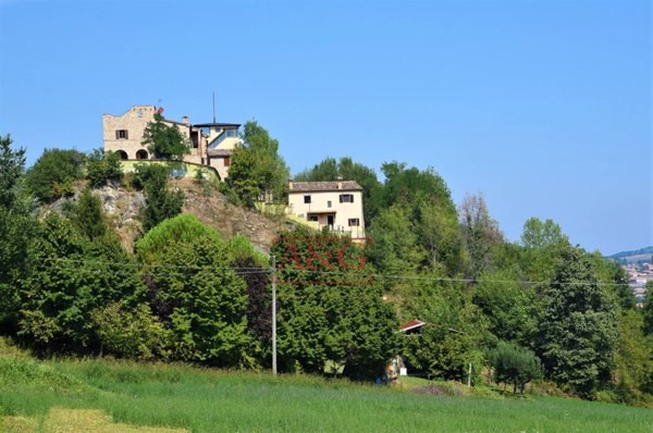 casa indipendente in vendita a Sarnano