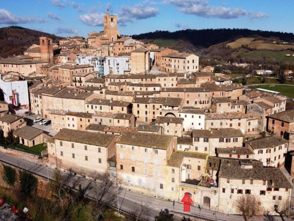 casa indipendente in vendita a Sarnano