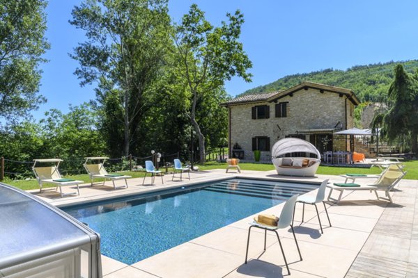 casa indipendente in vendita a Sarnano
