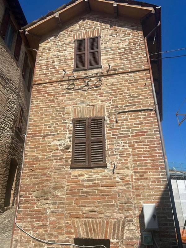 casa indipendente in vendita a Sarnano