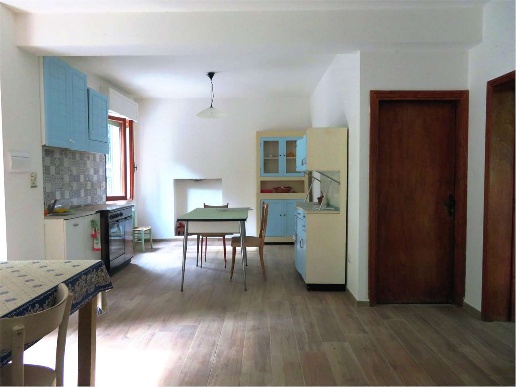 casa indipendente in vendita a Sarnano