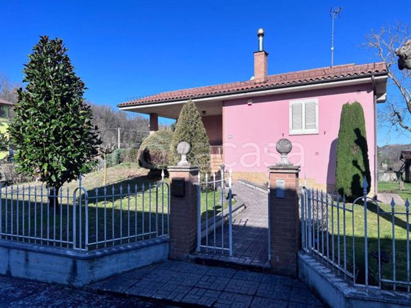 casa indipendente in vendita a Sarnano