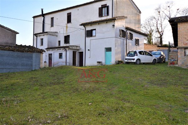 intera palazzina in vendita a Sarnano