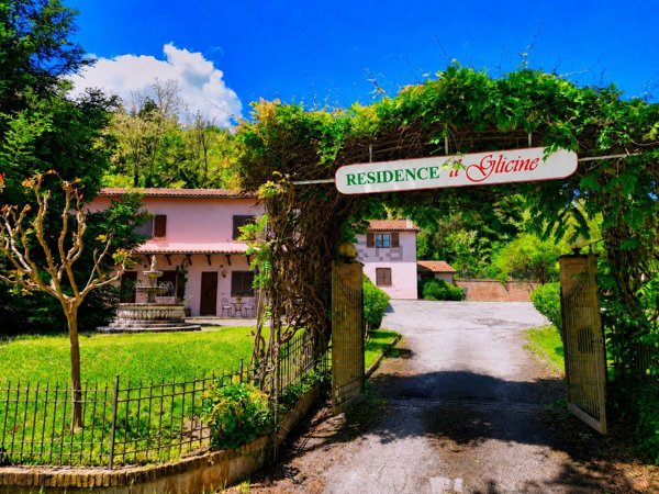 casa indipendente in vendita a Sarnano
