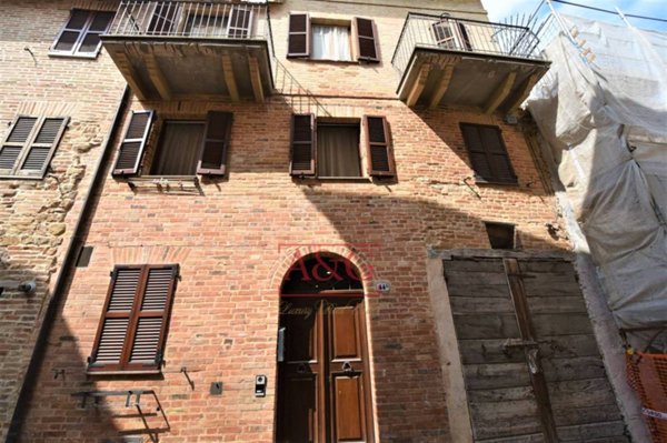casa indipendente in vendita a Sarnano