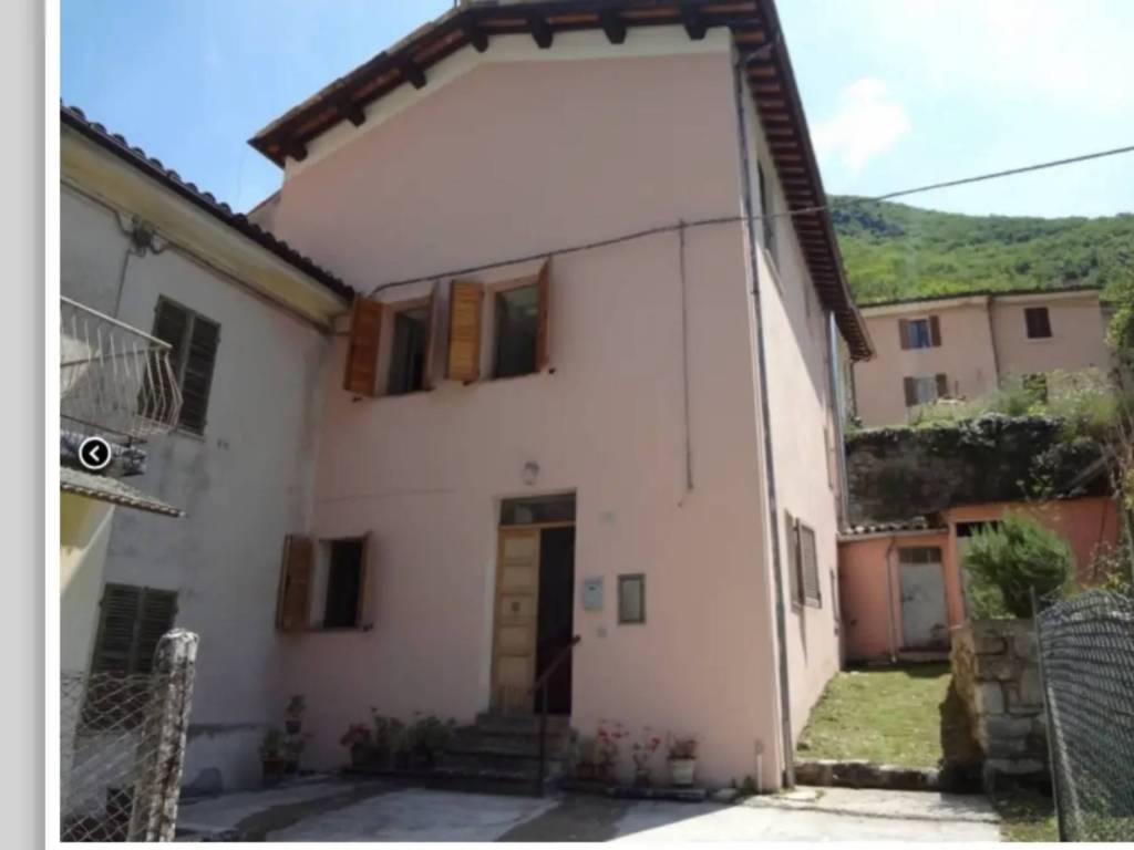 appartamento in vendita a Sefro