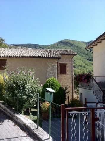 appartamento in vendita a Sefro in zona Sorti