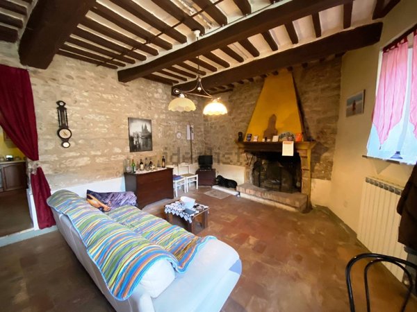 appartamento in vendita a Sefro in zona Sorti