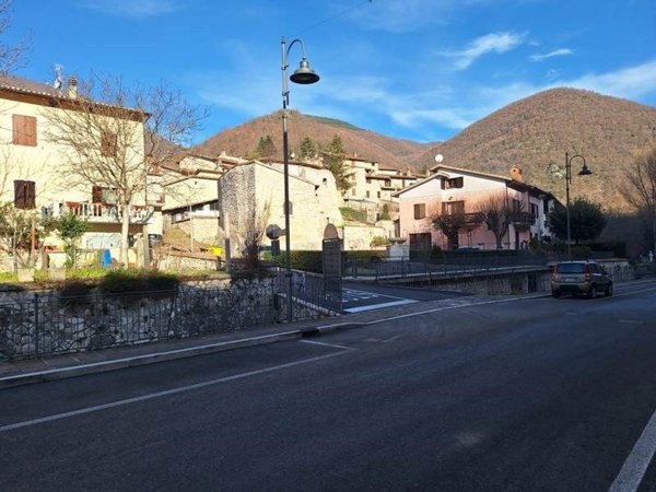 casa semindipendente in vendita a Sefro